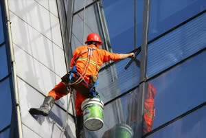 昆明蜘蛛人幕墙清洗